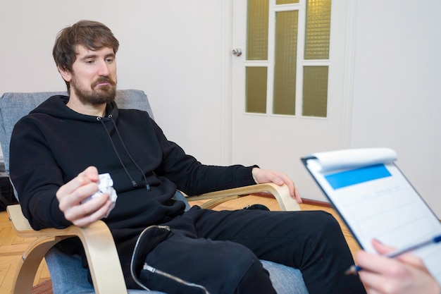 Czy każdy psychiatra może wystawić zwolnienie lekarskie?