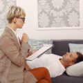 Ile trwa psychoterapia nerwicy i od czego to zależy?